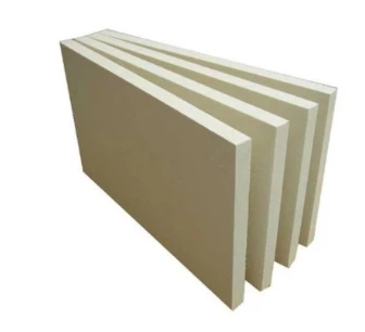 Panneau de fibres céramiques contenant du zirconium